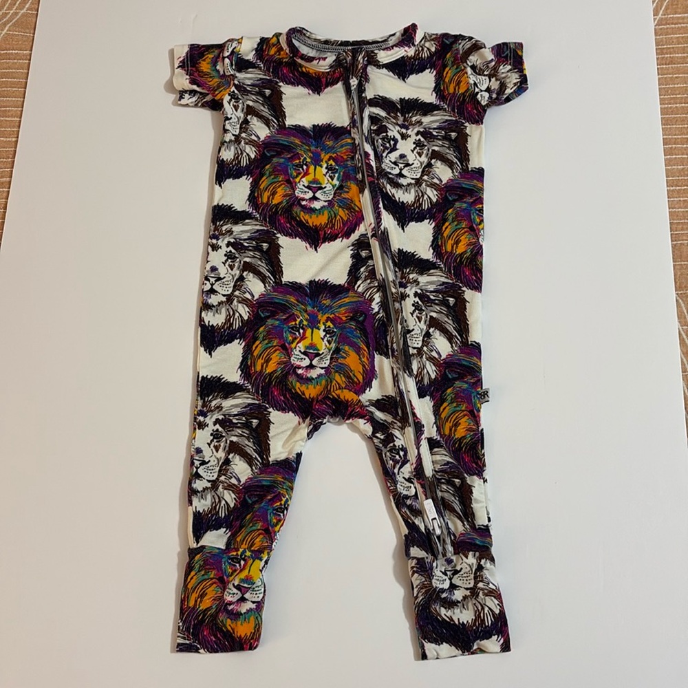 Kids Short-Sleeve One-Piece Romper with Colorful Lion Print